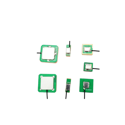 제조업자 U. FL Ipex 여성 커넥터와 함께 높은 이득 내장 액티브 세라믹 GPS 안테나